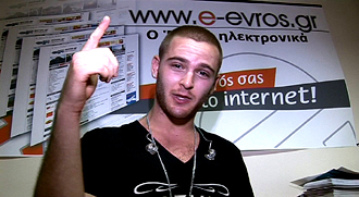 O Jared Evan λίγο πρίν βγει στη σκηνή.