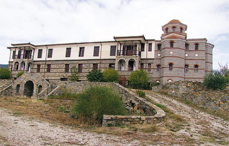 Θα λειτουργεί εκθεσιακός χώρος με θέμα 'Μακεδονία-Θράκη: τόποι Αγίων, τόποι προσκυνητών'.