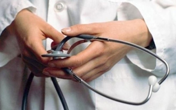 Οι ενδιαφερόμενοι γιατροί θα μπορούν από τις 15 Δεκεμβρίου 2023 ως τις 10 Ιανουαρίου 2024 να υποβάλλουν τις αιτήσεις τους. 