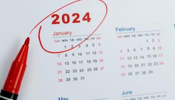 "Πλούσιο" σε τριήμερα το 2024