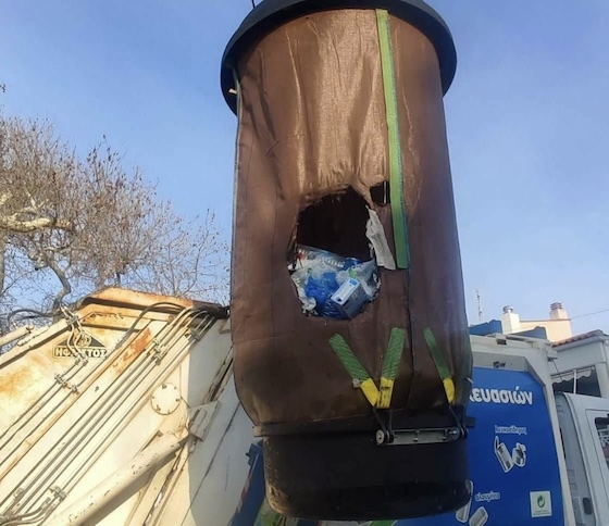 Η καταστροφή δεν ήταν τυχαία αλλά προήλθε από την απόρριψη κάποιου εύφλεκτου υλικού στο εσωτερικό του. 