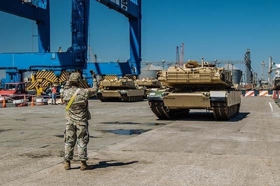 Η Γκίλφοϊλ φέρεται να είχε «κρίσιμη συνάντηση» με ελληνικές αρχές, κατά την οποία, όπως αναφέρεται, εξετάστηκε η προοπτική δημιουργίας μόνιμης αμερικανικής στρατιωτικής εγκατάστασης στην Αλεξανδρούπολ