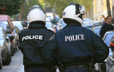 Ο 34χρονος δράστης είχε αρπάξει 1200 ευρώ από περίπτερο τραυματίζοντας την ιδιοκτήτρια.