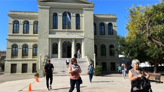 Οι κάλπες άνοιξαν στις 07:00 το πρωί και θα κλείσουν 12 ώρες αργότερα, δηλαδή στις 19:00 το απόγευμα.