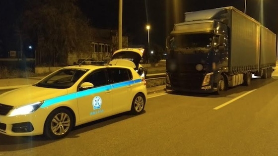 Διαπιστώθηκε η μη αποτύπωση σε αυτά των πραγματικών ωρών εργασίας και ανάπαυσης του οδηγού, της ταχύτητας του οχήματος και των διανυθέντων χιλιομέτρων.