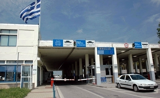 Στην κατοχή του βρέθηκαν 1.200 δόσεις εμβολίων, οι οποίες δεν διέθεταν καμία αδειοδότηση. 