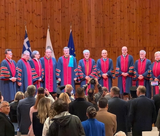 "Η ανακήρυξή μου σε Επίτιμο Διδάκτορα του Δημοκριτείου Πανεπιστημίου Θράκης με γεμίζει με υπερηφάνεια, αλλά και με τη δέσμευση να επιστρέφω πάντα σε αυτόν τον τόπο."ανέφερε ο κ. Τζιτζικώστας