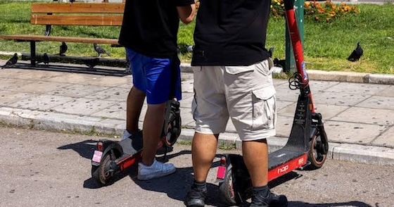 Στα χέρια της αστυνομίας οι ανήλικοι που έκλεβαν πατίνια στην Αλεξανδρούπολη
