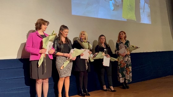 Στιγμιότυπο από τη βράβευση των γυναικών, οι οποίες έχουν προσφέρει πολλά στον τομέα της υγείας.