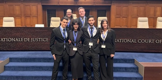 Η συμμετοχή στον παραπάνω διαγωνισμό δίνει την ευκαιρία στους συμμετέχοντες φοιτητές να εμβαθύνουν σε ειδικά θέματα Δημοσίου Διεθνούς Δικαίου.