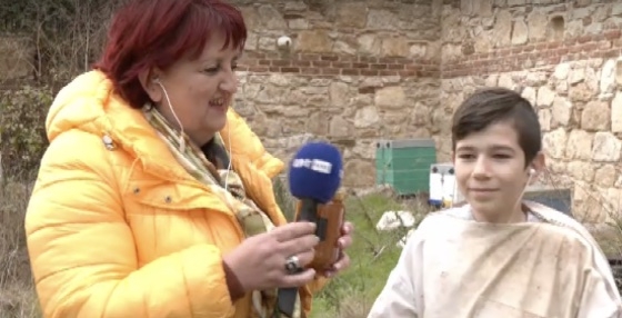 Ο Δημοσθένης Σαρσάκης είναι ένας έφηβος μόλις 14 ετών από το Διδυμότειχο και παράγει το δικό του μέλι!