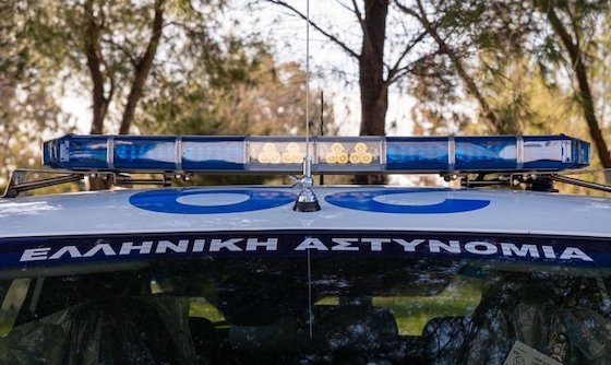 Οι αστυνομικοί από τον έλεγχο που έκαναν, ανακάλυψαν πως ο δράστης είναι παλιός γνώριμος των αρχών.