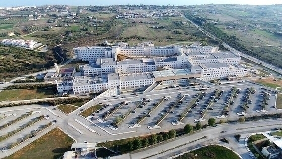 Ο κόμβος αυτός θα έπρεπε ήδη να έχει δοθεί στην κυκλοφορία από την πρώτη μέρα κατασκευής του.