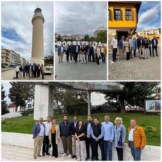 Ο Σπύρος Μιχαλόπουλος και η ομάδα του στήνουν τον χάρτη του Έβρου για τις εσωκομματικές εκλογές.