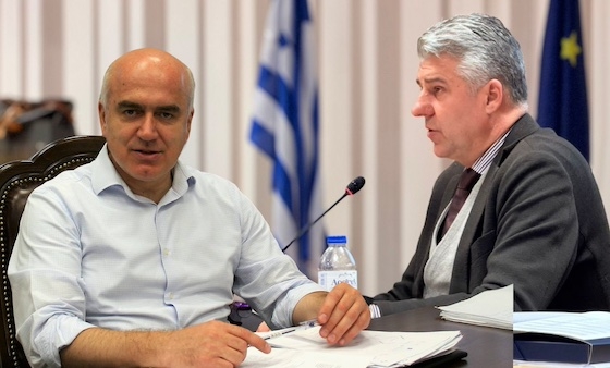 Ιδιαίτερα αιχμηρός ήταν ο κ. Τοψίδης στο θέμα της διαφάνειας, κατηγορώντας τον κ. Μέτιο για «πολιτική αμνησία». 