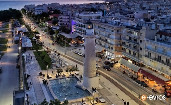 Το συντριβάνι του Φάρου θα μπορεί να εναλλάσσει χρώματα, δημιουργώντας ένα μαγευτικό οπτικό αποτέλεσμα κατά τις βραδινές ώρες
