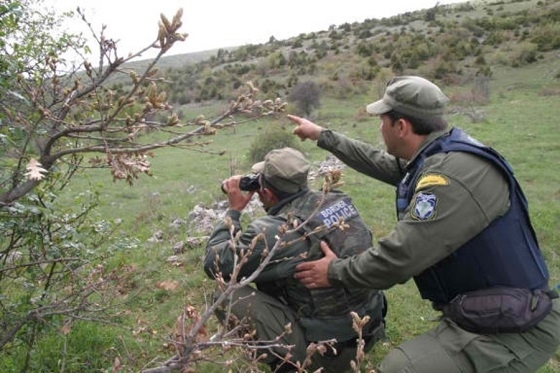 Υπηρετούν με το εθνόσημο, αλλά με διαρκή αβεβαιότητα για τα εργασιακά τους δικαιώματα.
