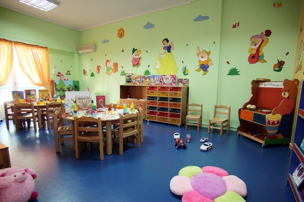 Σε όλους τους Βρεφονηπιακούς Σταθμούς εγγράφονται παιδιά ηλικίας από 2,5 ετών (συμπληρωμένα την 30η Σεπτεμβρίου).
