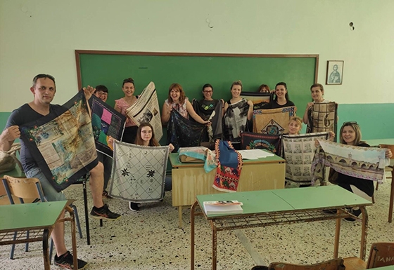 Ιστορίες τυπωμένες σε μετάξι στις οποίες συμβάλλουν τρεις πόλεις, το Διδυμότειχο, το Σουφλί και η Ορεστιάδα.