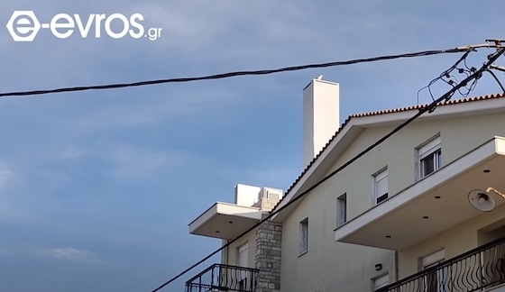 Ο Σύλλογος Τεχνολογίας Θράκης ξεκαθαρίζει πως δεν θεωρεί τις κεραίες κινητής από μόνες τους απειλή για τη δημόσια υγεία.