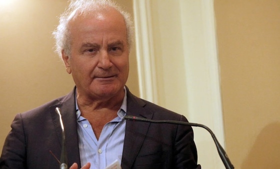 Η απόφαση της οικογένειας να εμπιστευτεί τη συλλογή αυτή στον Δήμο Αλεξανδρούπολης μετατρέπει ένα ιδιωτικό αρχείο σε δημόσια παρακαταθήκη.