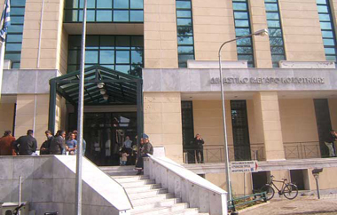 Στην αίθουσα του Τριμελούς Εφετείου παρέστη αυτοπροσώπως ο κατηγορούμενος.