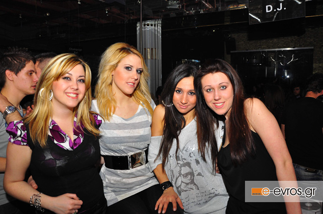Κυριακή στο Prive club με Ladies' night!