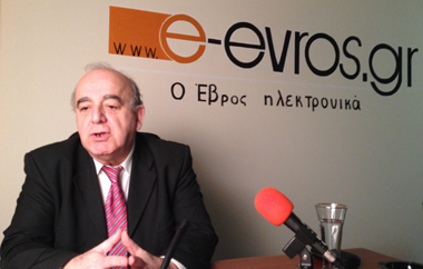 O κ. Φωτιάδης για 1 ώρα και 20 λεπτά απαντούσε σε ερωτήσεις χρηστών των μέσων κοινωνικής δικτύωσης.