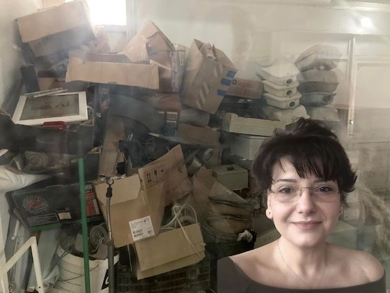 Η κα Ορφανού αναφέρει ότι για λόγους ασφαλείας και ακαταλληλότητας χώρου προχωρεί στην αναστολή λειτουργίας του Γραφείου