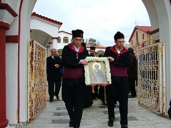 Το τάξιμο (κουρμπάνι) του Αγίου Αθανασίου στον οικισμό του Μαΐστρου αποτελεί χαρακτηριστικό δείγμα λαϊκής λατρευτικής εκδήλωσης με βαθιές ρίζες.