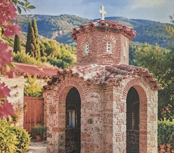 Ναΐδριο μνήμης και πίστης εκεί όπου πρωτοπροσευχήθηκαν οι πρόσφυγες.