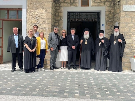 Κατά την επίσκεψη ο Δήμαρχος Ορεστιάδας και ο Αρχιεπίσκοπος Κύπρου, αντάλλαξαν δώρα σε ένδειξη φιλίας.