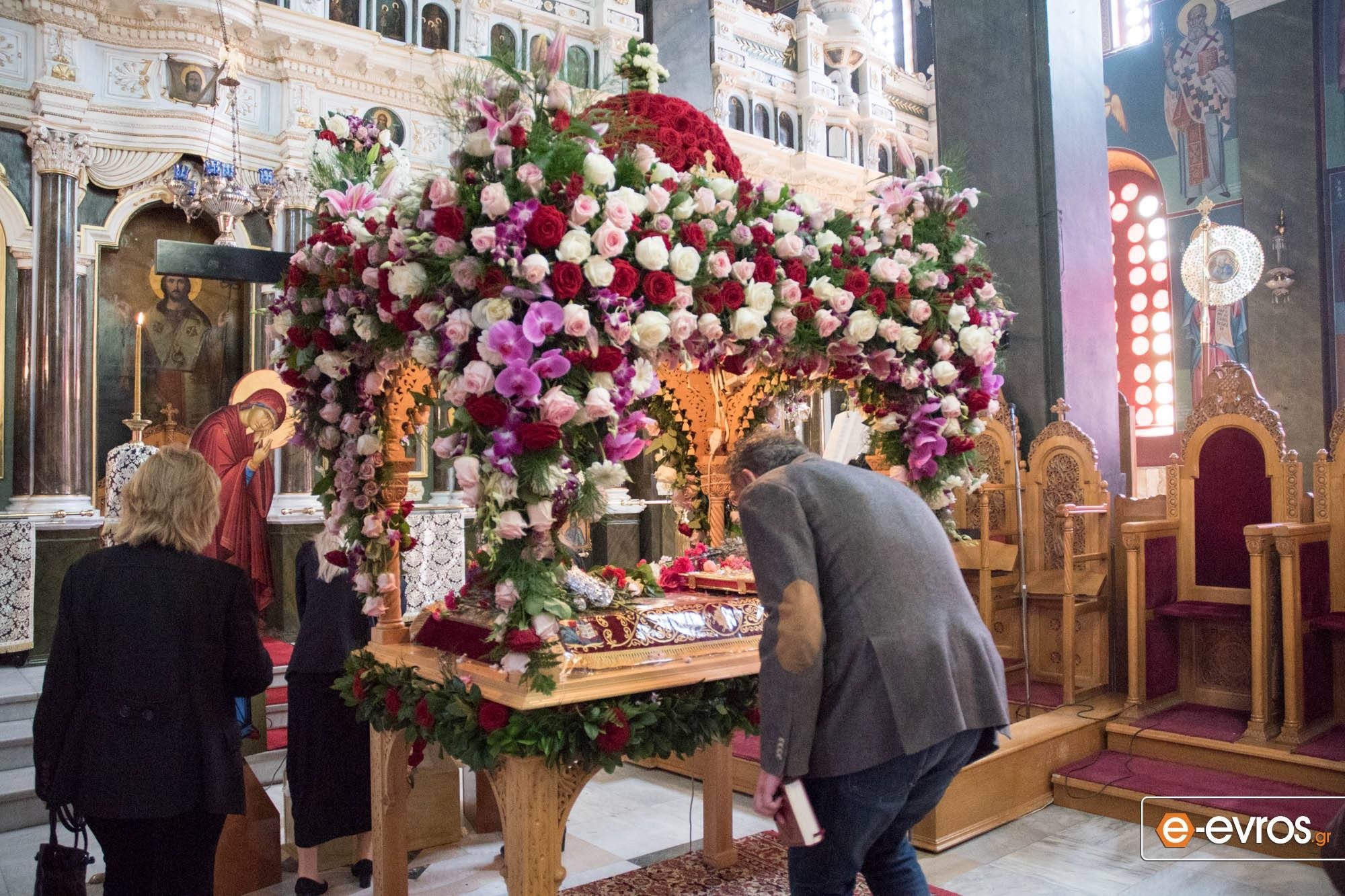 Μοναδικός και φέτος ο στολισμός των Επιταφίων στην Αλεξανδρούπολη - Έθιμα και παραδόσεις τιμούν το Θείο Δράμα