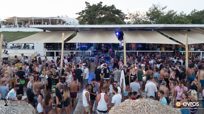 Φωτορεπορτάζ από το dj set του Floyd Lavine στο Ammo - Ammo beach bar