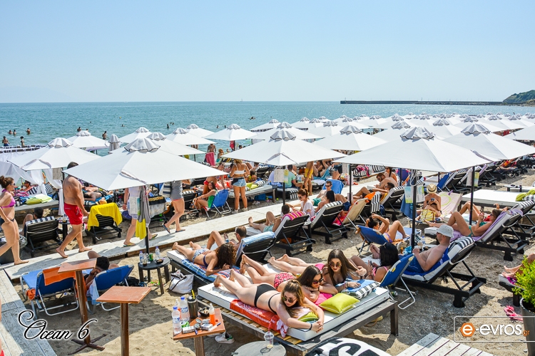 Σούπερ Grand Opening πάρτι στο "Ocean 6", στον Άη Γιώργη Μάκρης.