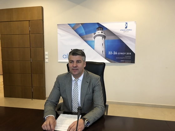 Ο κ. Τοψίδης στη συνέντευξη Τύπου