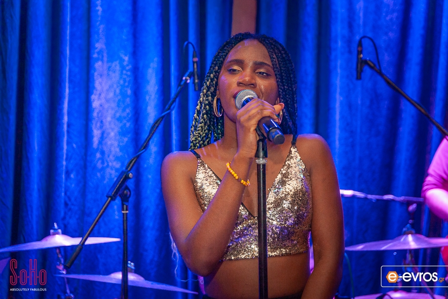 Η εκρηκτική LOVE ITOYA μας ξεσήκωσε το βράδυ της Παρασκευής στο SoHo Absolutely Fabulous!