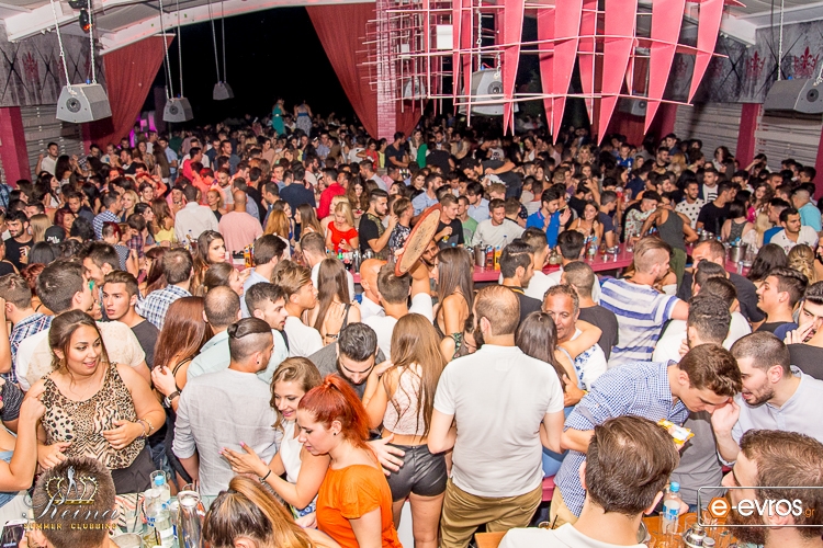 "Τα έσπασαν" οι πτυχιούχοι την Παρασκευή στο Reina Club.