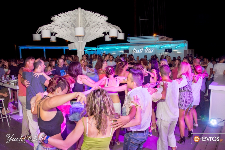 Ξέφρενο χορευτικό πάρτι με Mr. Bachata στο Yacht Club.