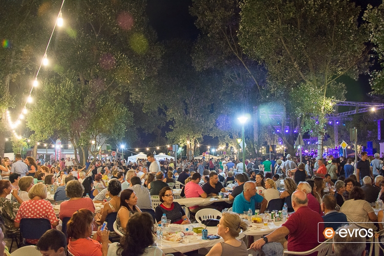 Το γλεντήσαμε με τους αδερφούς Διονυσίου στη Γιορτή Κρασιού 2015.