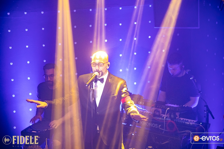 Ο Βαλάντης ξεσήκωσε το Fidele club με τη live εμφάνισή του, στην Αλεξανδρούπολη