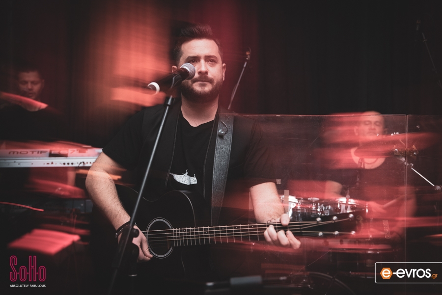 Ο Θέμης Παναγιωτίδης απογείωσε τη νύχτα της Παρασκευής στο SoHo Absolutely Fabulous