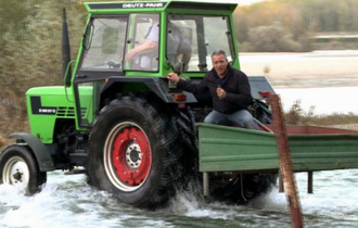 O γνωστός δημοσιογράφος με την camera της εκπομπής του επισκέφτηκε τα Μαράσια και τον ποταμό Άρδα.