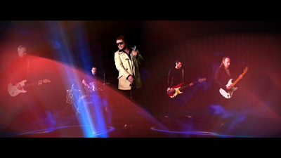 Το πρώτο ελληνόφωνο τραγούδι του συγκροτήματος.