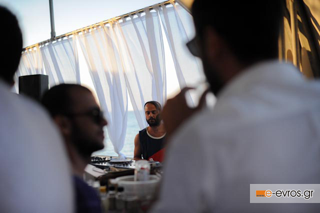 Απίθανο after hours party στο Island με dj Bengoa στα decks.