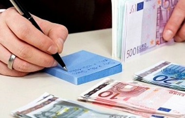 Η προθεσμία υποβολής των αιτήσεων για την υπαγωγή στη ρύθμιση είναι μέχρι και την 14 Αυγούστου 2014.