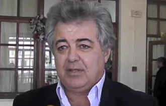 Καταδικάστηκε σε φυλάκιση 6 μηνών.