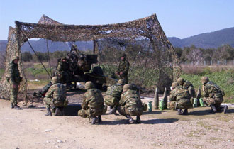 Βολές με πραγματικά πυρά στον 'Αετό'.