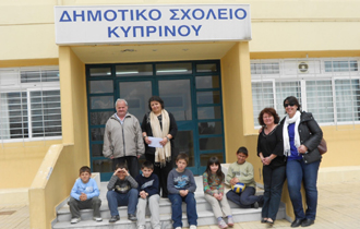 100 βιβλία παραδόθηκαν στο Δημοτικό Σχολείο Κυπρίνου.