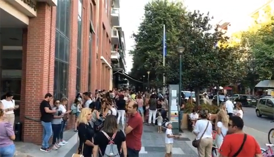 Διαμαρτύρονται γονείς στην Αλεξανδρούπολη για την χρήση μάσκας στα σχολεία (video)